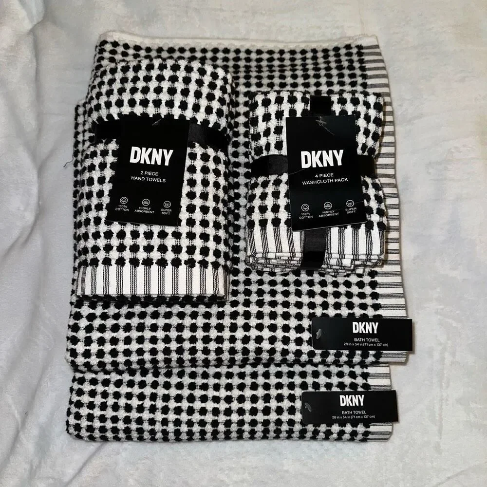 DKNY Bath Towel Set Black White Pattern 8 Pieces Total NWT